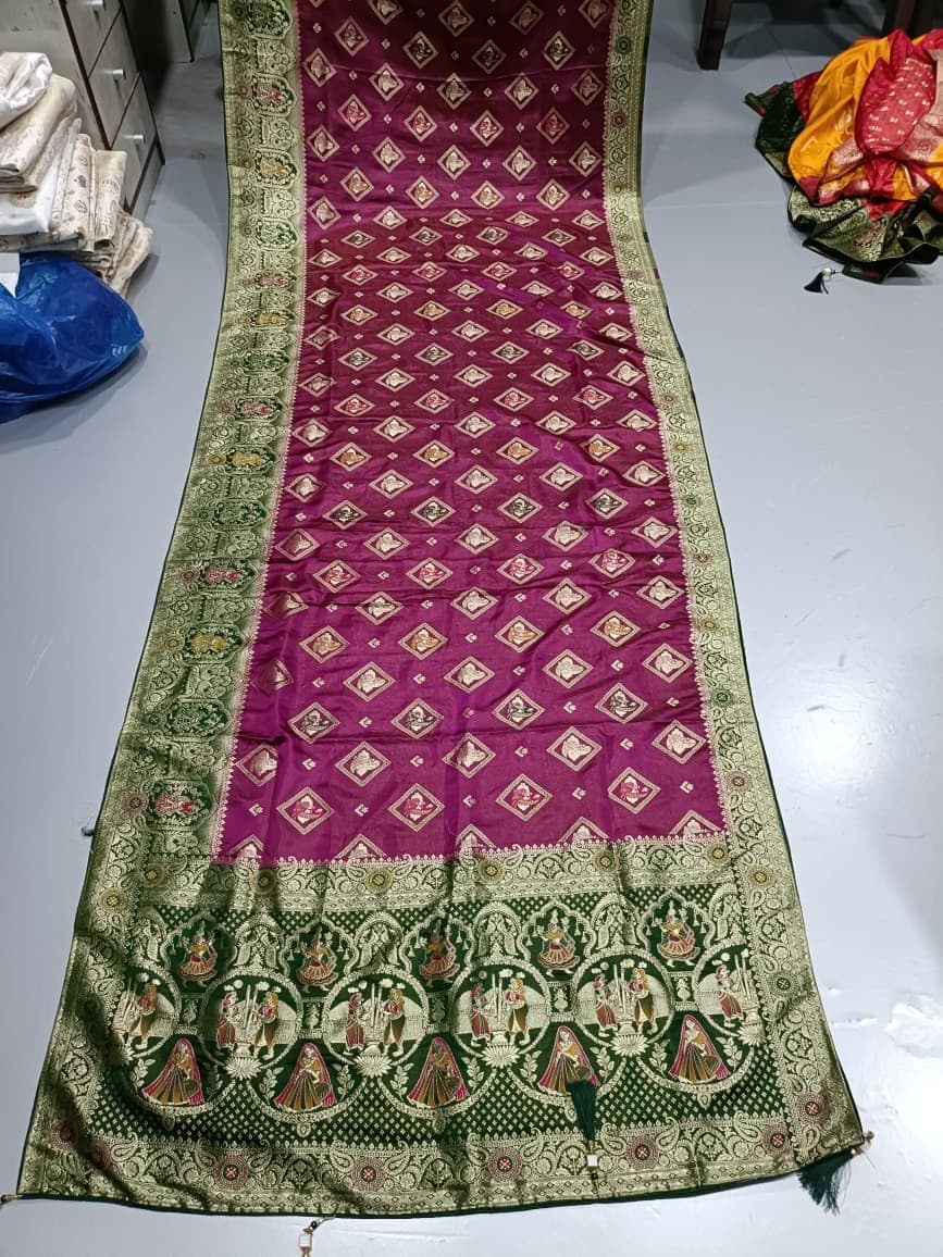 Garbo Rani Satin-Shimmer Navratri Saree